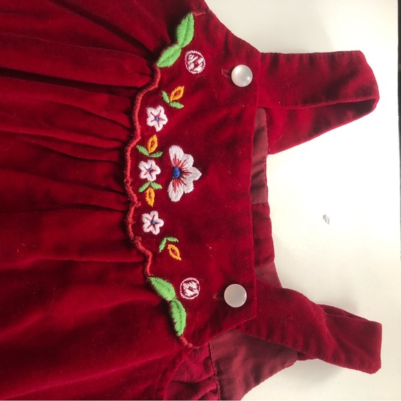 Kids vintage Red Embroidered velvet Dress - Picture 4 of 10